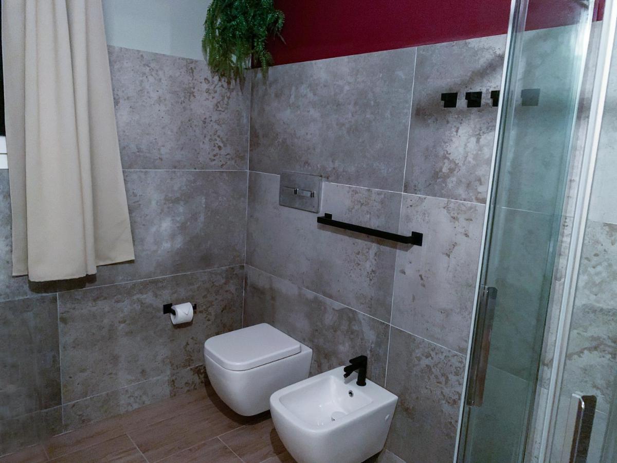 Apartment Charme And Relax With Garden And Swimming Pool Desenzano del Garda Ngoại thất bức ảnh